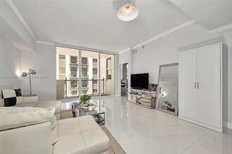 4100 Salzedo St in Coral Gables, FL - Building Photo - Building Photo