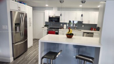 11521 SW 80th Terrace in Miami, FL - Building Photo - Building Photo