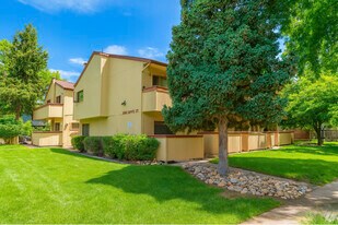 Grove Street Apartments in Boulder, CO - Building Photo