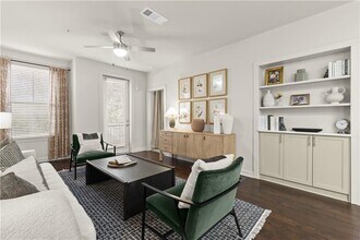 2420 Peachtree Rd in Atlanta, GA - Building Photo - Building Photo
