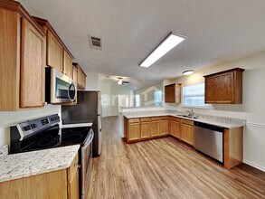 504 Commendable Ln in Smyrna, TN - Foto de edificio - Building Photo