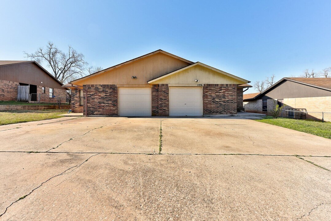 1036 Tall Oaks Dr in Midwest City, OK - Building Photo