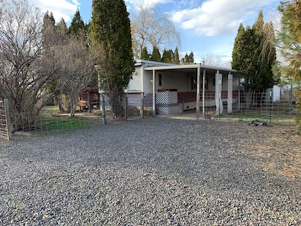 599 E Ash St in Union, OR - Building Photo