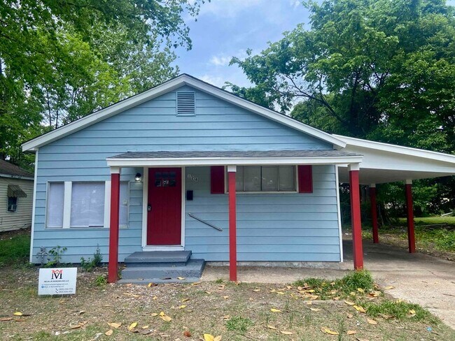 property at 128 W Magnolia St