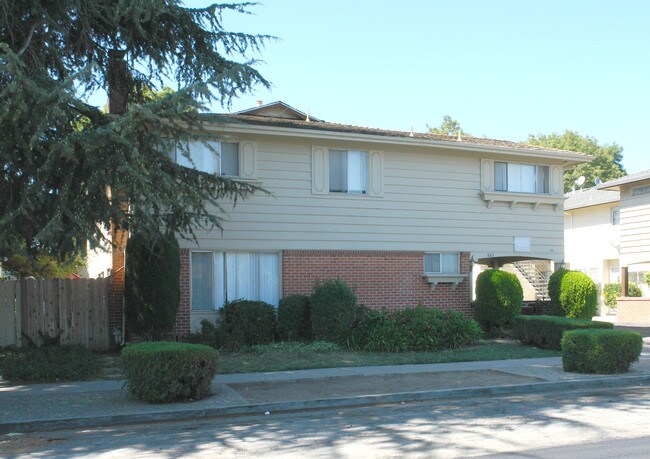 883 Di Fiore Dr in San Jose, CA - Foto de edificio - Building Photo