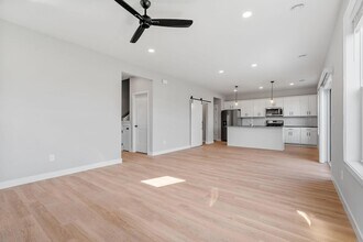 5395 Robinwood Ct in Chaska, MN - Foto de edificio - Building Photo