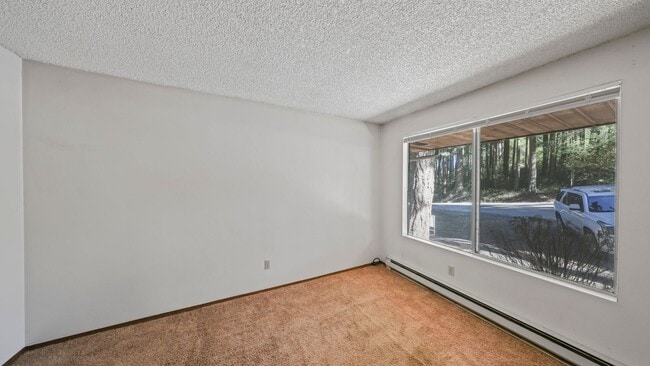 112 W Henni Rd in Oak Harbor, WA - Building Photo - Building Photo