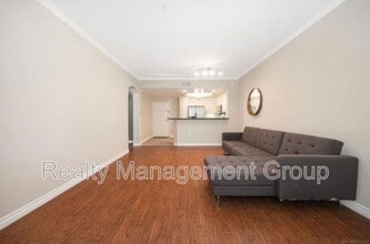 9253 Regents Rd in San Diego, CA - Building Photo - Building Photo