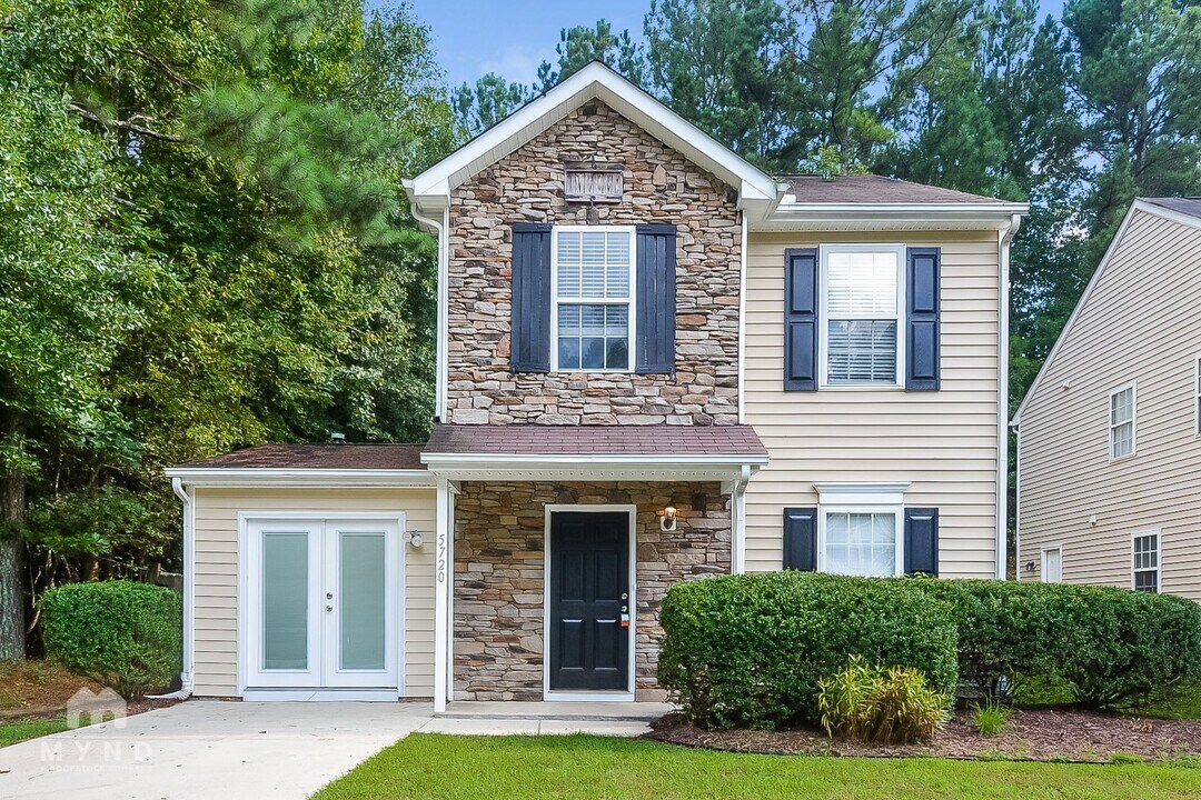 5720 Forest Point Rd in Raleigh, NC - Building Photo