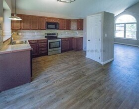 3320 Richmond Dr in Colorado Springs, CO - Building Photo - Building Photo