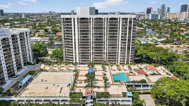 3640 Yacht Club Dr in Aventura, FL - Building Photo - Building Photo