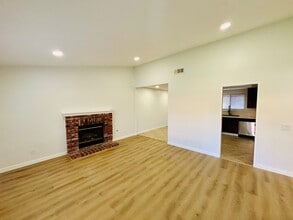 2730 W Avenue K4 in Lancaster, CA - Building Photo - Building Photo