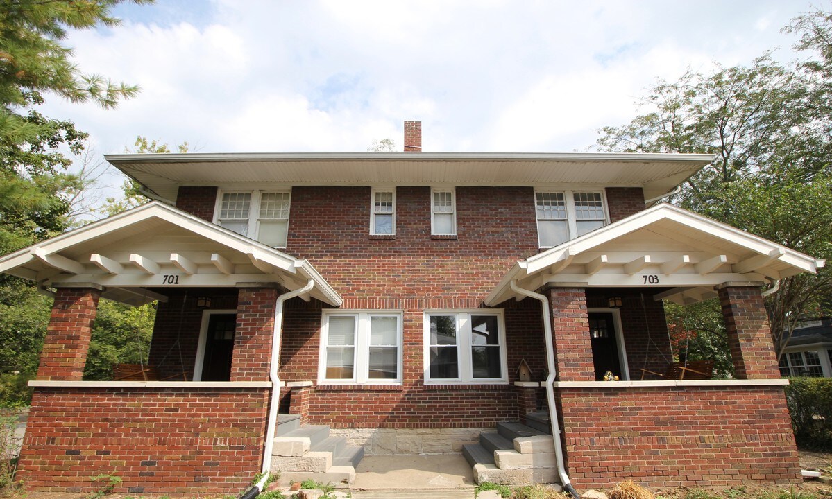 701 S Woodlawn Ave in Bloomington, IN - Building Photo
