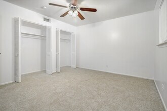 Villa Navarone in San Antonio, TX - Building Photo - Building Photo