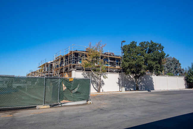 Rosewood at Camden Park in San Jose, CA - Building Photo - Building Photo