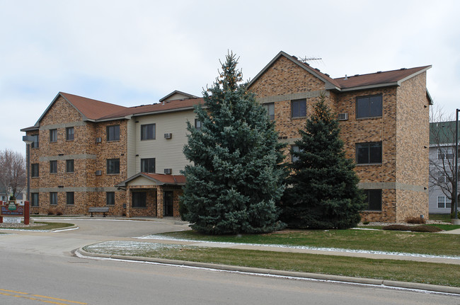 Park Central Apartments in Faribault, MN - Building Photo - Building Photo