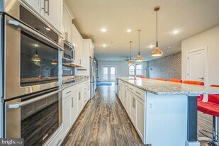 44764 Tiverton Sq in Ashburn, VA - Building Photo