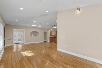 400 E Monroe St in Austin, TX - Building Photo - Building Photo