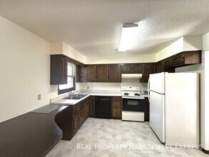 3 Bedroom Home 1.5 Bath for Rent in Sioux Falls, SD - Building Photo - Building Photo