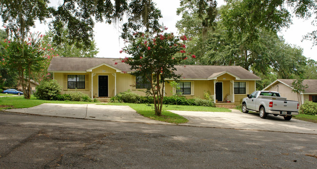 1556-1558 Coombs Dr in Tallahassee, FL - Building Photo - Building Photo