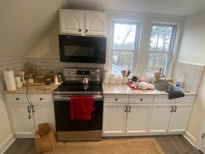 101 Ponus Ave, Unit Unit 2 in Norwalk, CT - Foto de edificio - Building Photo