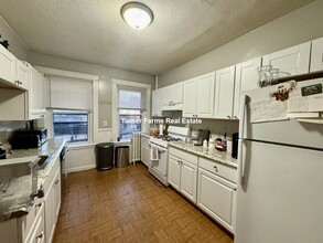 447 Park Dr, Unit B in Boston, MA - Building Photo - Building Photo