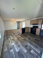 2600 Horn Rd in Bay City, TX - Foto de edificio - Building Photo
