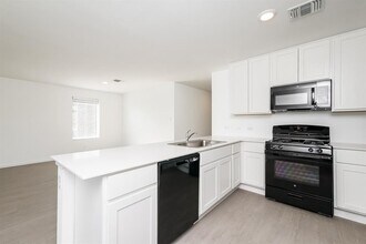 12516 Huntington Rdg Wy in Oklahoma City, OK - Building Photo - Building Photo