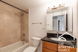 4180 N Marine Dr in Chicago, IL - Building Photo - Building Photo