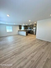 501 Paradise Creek Dr in Reno, NV - Foto de edificio - Building Photo