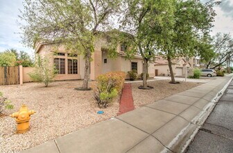 2026 E County Down Dr in Chandler, AZ - Building Photo - Building Photo