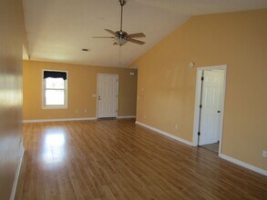 1201 Desert Storm Dr in Hinesville, GA - Building Photo - Building Photo