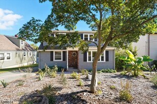 7 Birchwood Rd in Rockaway, NJ - Building Photo