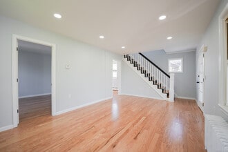 662 Milford Point Rd in Milford, CT - Building Photo - Building Photo
