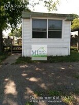 140 N Pleasant Ave in Lowell, MI - Building Photo