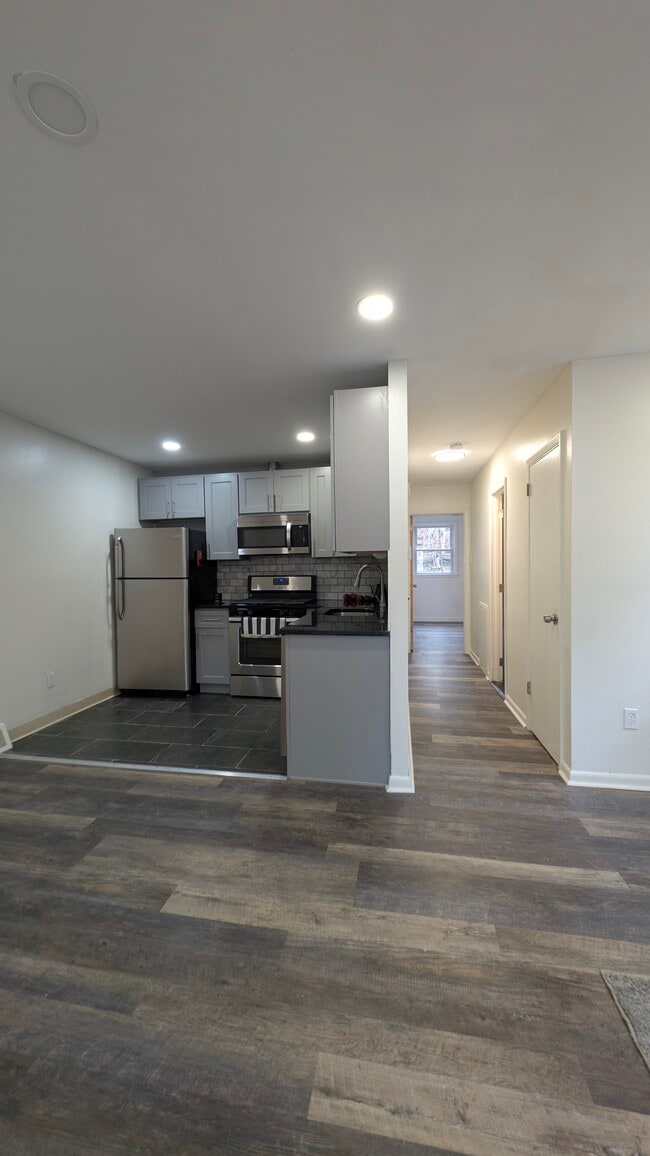 7038 Valley Ave, Unit 1 in Philadelphia, PA - Building Photo - Building Photo