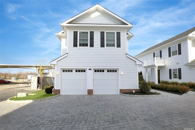 1201 Mill Creek S in Roslyn, NY - Building Photo - Building Photo