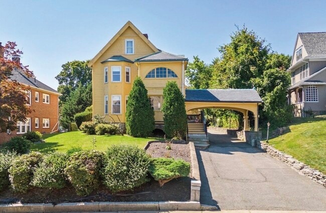 property at 664 Washington St