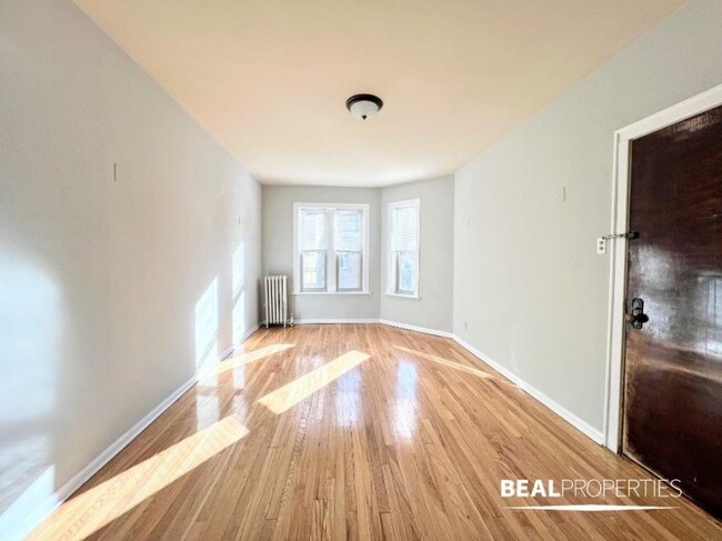 property at 4231 N Paulina St