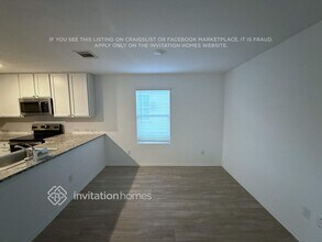 135 Pasadena Pl in New Braunfels, TX - Foto de edificio - Building Photo