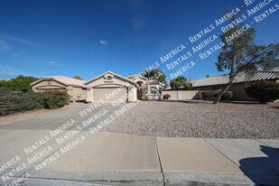 3884 E Douglas Loop in Gilbert, AZ - Building Photo