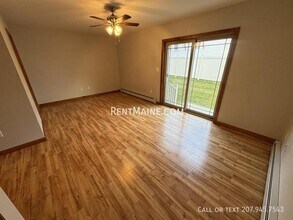 208 Western Ave in Hampden, ME - Building Photo - Building Photo