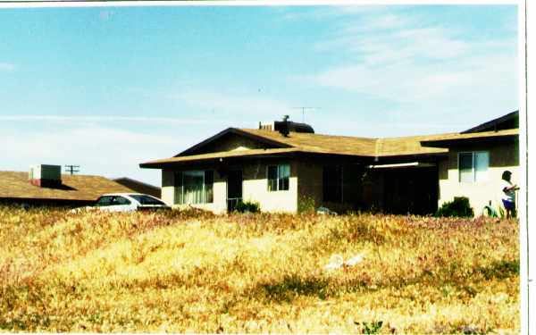 16873-16875 Sequoia St in Hesperia, CA - Building Photo - Building Photo