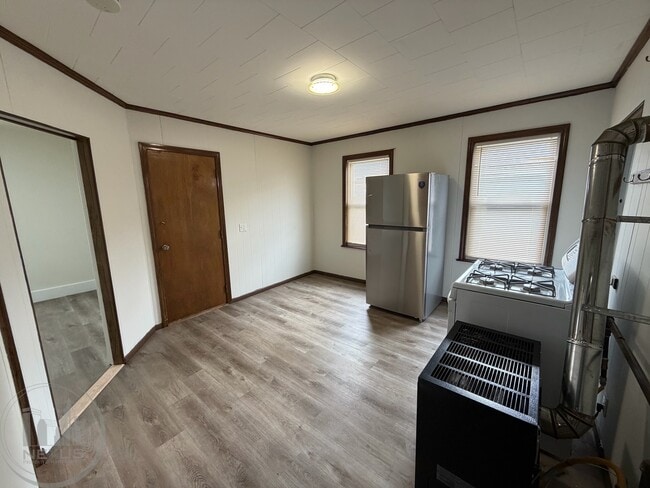 73 Esther St, Unit 3 in Worcester, MA - Building Photo - Building Photo