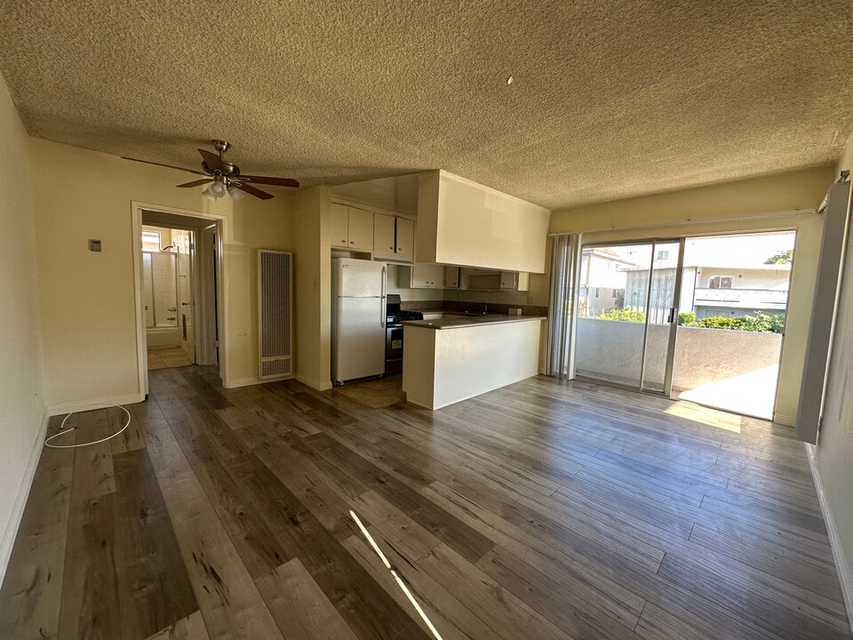 1605 Barry Ave in Los Angeles, CA - Building Photo