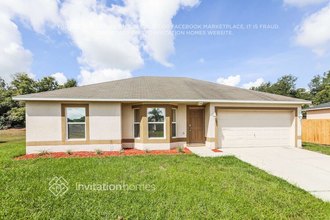 2589 Auburndale St in Deltona, FL - Foto de edificio