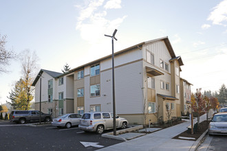 D Street Salal Apartments in Portland, OR - Building Photo - Building Photo