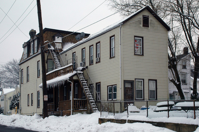 801 W Berwick St in Easton, PA - Building Photo - Building Photo