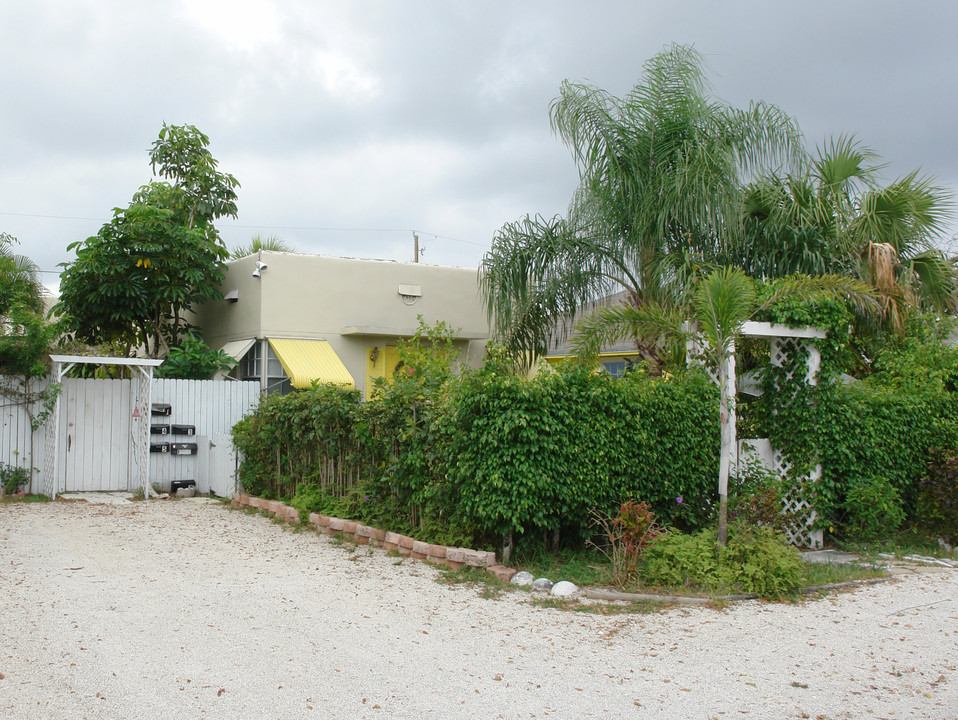 1922 Mckinley St in Hollywood, FL - Building Photo