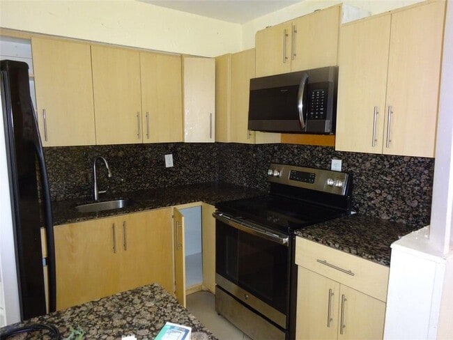 property at 740 E Evanston Cir